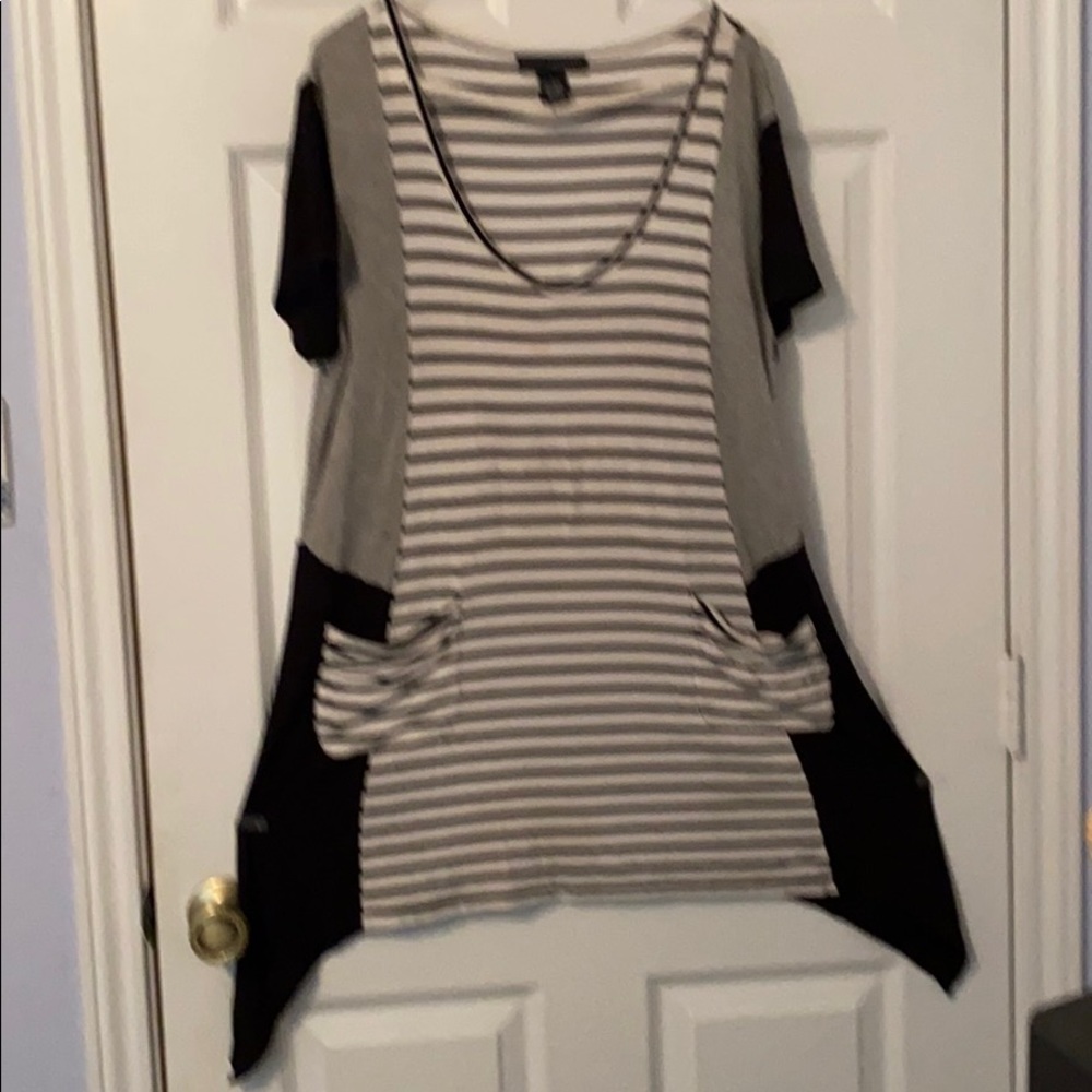 Black and white tunic